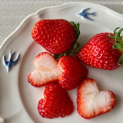 スイーツを華やかに！簡単ないちごの飾り切り3種類セブンプレミアム公式
