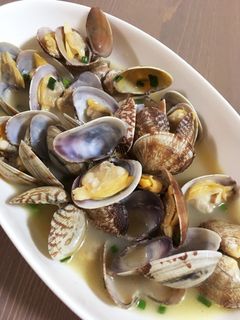 砂抜きをしてもあさりが開かない理由って？意外すぎる原因と正しい砂抜きの方法を紹介！食・料理オリーブオイルをひとまわし