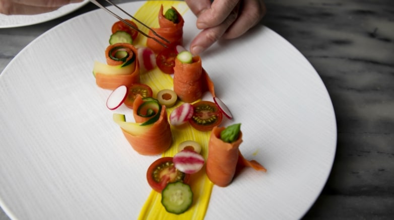 スモークサーモンのひと口前菜デリッシュディッシュ_5月号 一条工務店