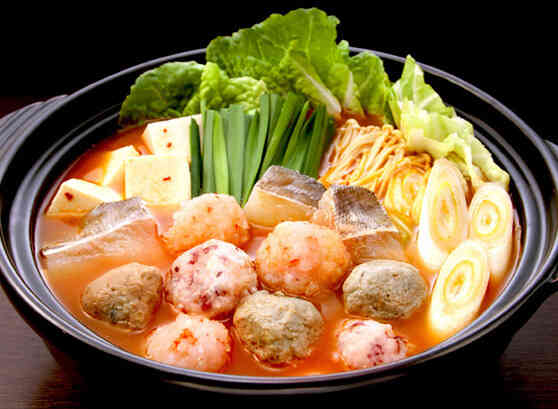 釜山で食べたヘムルタン🤤, 韓国語で海鮮鍋という意味で, 魚介の旨みが効いた旨辛いスープが, とっても美味しかった🐟🦐,海鮮が溢れそうなほど入っていて, お店の人がタコを切ってくれるのには, びっくりしたな🤣✂️, また食べに行きたいです🥹,シーフード本舗 美味しかった海鮮料理フォトコンテスト ヘムルタン 釜山 韓国 @seafoodhonpo