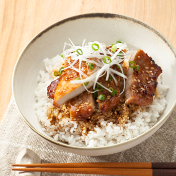 丼ぶりにも！ピリ辛ネギチャーシュー晩酌飯レシピ