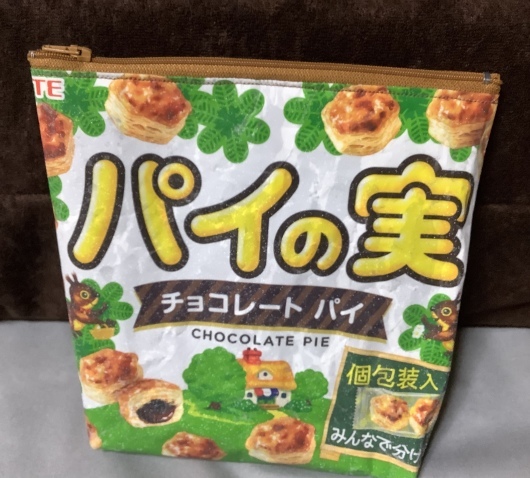 レジン お菓子の袋をマグネットにリメイク - YouTube