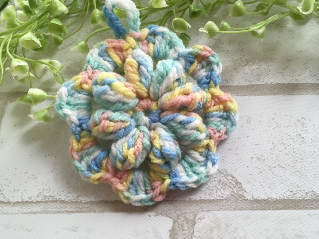 かぎ針編みのアクリルたわし