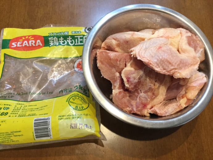 業務スーパー・ブラジル産鶏もも肉2Kg＃業務スーパー＃鶏もも肉＃お買い得商品＃スーパー惣菜＃唐揚げ原料・シンク周り動画も合わせて見てね！！SOOQ ソークチキン