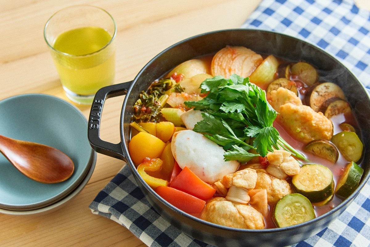 ご飯にも合う！ラタトゥイユ♩ 今が旬のトマトたっぷり🍅✨ 夏野菜も少しずつ出てきましたね😊 これからの時期に食べたいラタトゥイユ！白ワインの代わりに マンジョウ 米麹こだわり仕込み 本みりんを使う事で、 野菜の甘み旨味に加えてコクがギュッと詰まった 濃厚