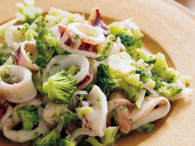 ブロッコリーとチーズのアヒージョOlive Oil Life オリーブオイルライフ