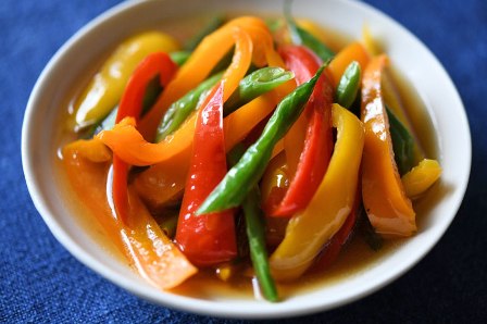 2色パプリカのアンチョビパスタ