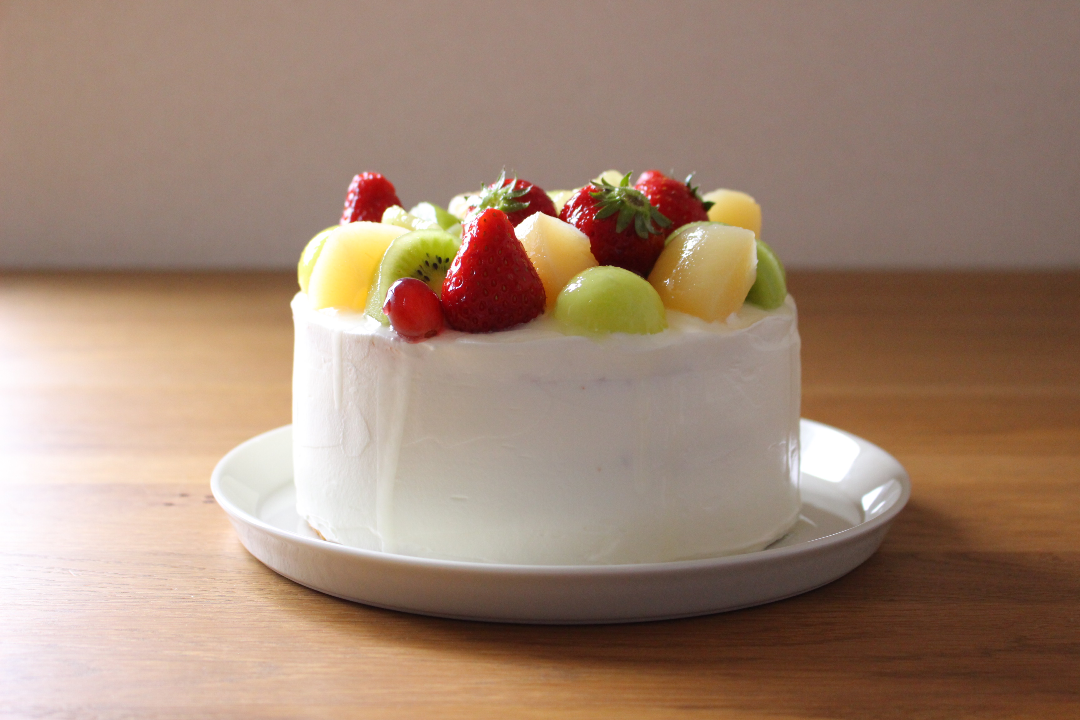 Make a Japanese fruit shortcake with a beautiful cross section - YouTube