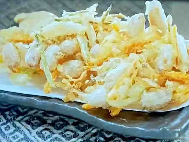 伝説の家政婦志麻さんの 焼ききのこと豚肉の炊き込みご飯- YouTube