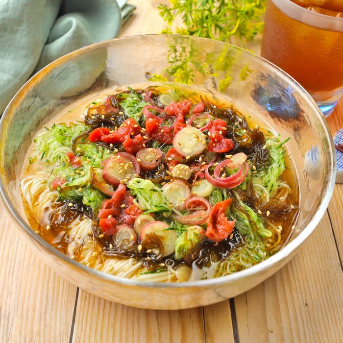 汁まで一滴残らず飲み干したくなる！これからに季節にさっぱり嬉しい『梅しそレモン冷やしそうめん』 あみん 嶋田あさ美- エキスパート -Yahoo!ニュース