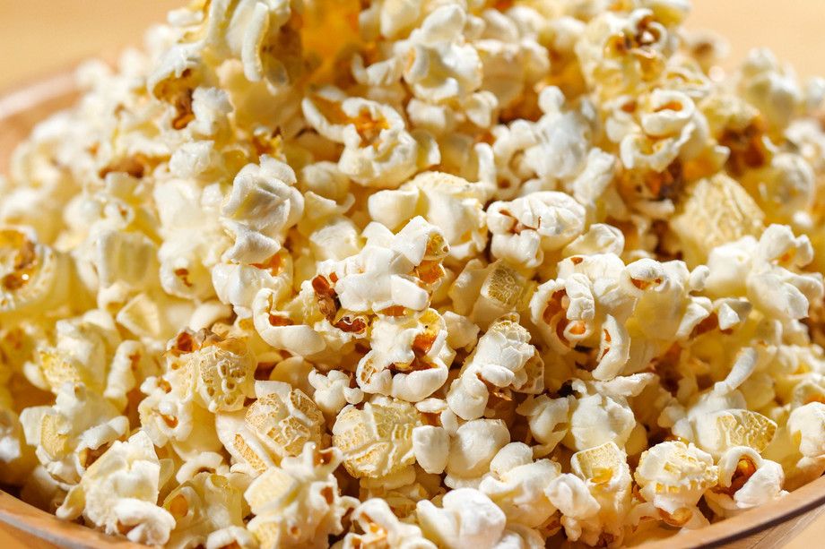 居酒屋、バーなどアルコール提供店舗に支持される人気のポップコーンオリジナルポップコーン.com