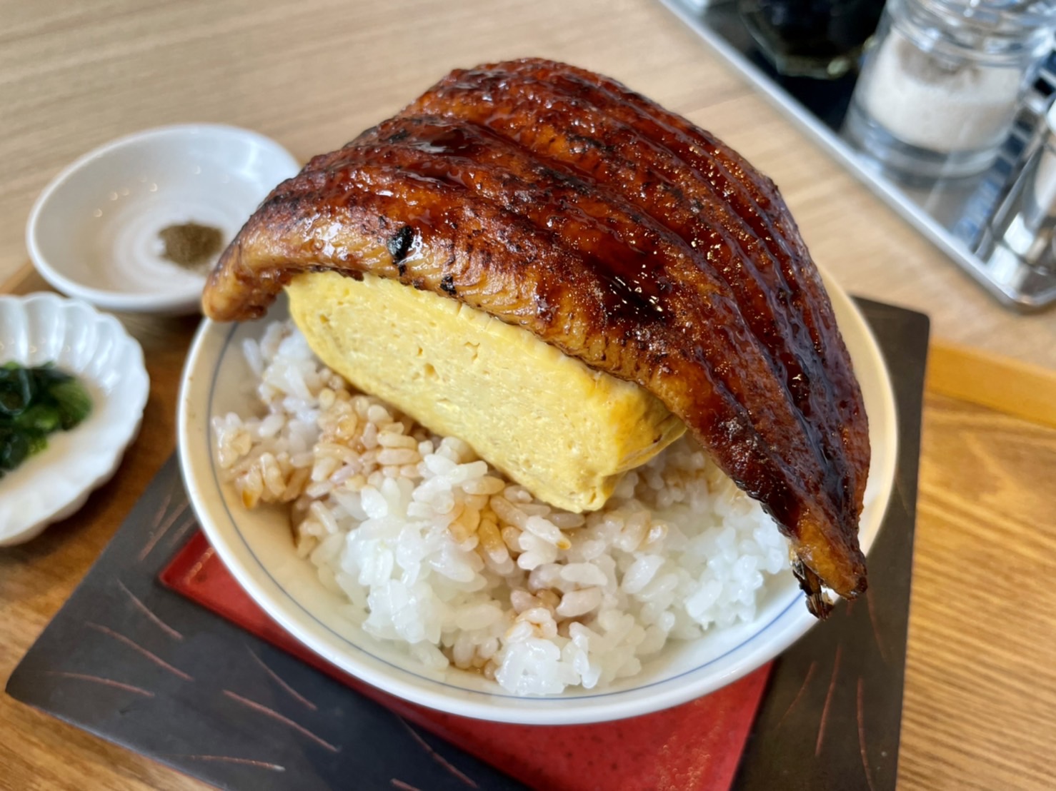 ふっくら肉厚のうなぎをだし巻き卵で巻いた名代宇奈ととの「うまき丼」試食レビュー - GIGAZINE