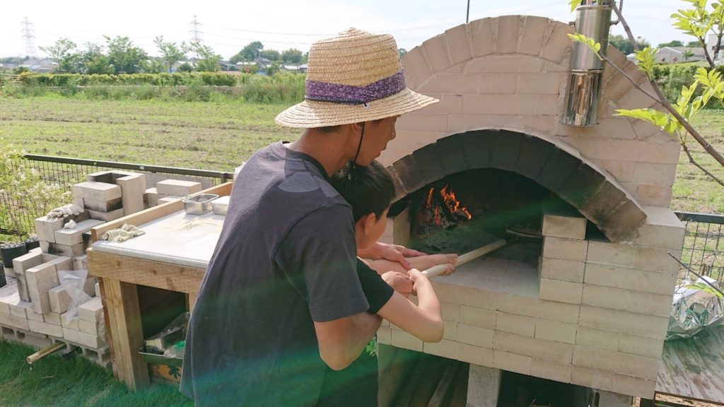 ピザ窯をDIY！タイル張りが栄える単層式ドーム窯の作り方HANDIY
