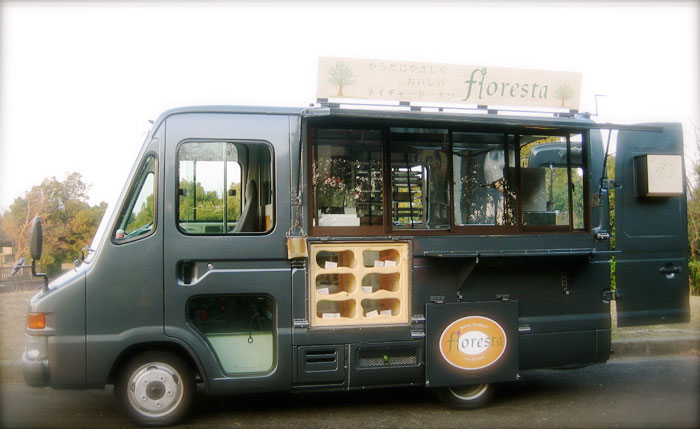 2025アメリカの人気ストリート屋外ファストフードカートクレープフードトラックトレーラースナック付きモバイルキッチン完全装備