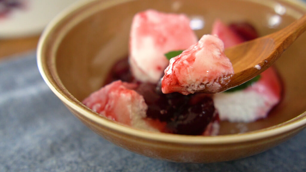 おやつに◎コストコの新スイーツ「チェリーパンナコッタ」が美味しい！イチオシichioshi