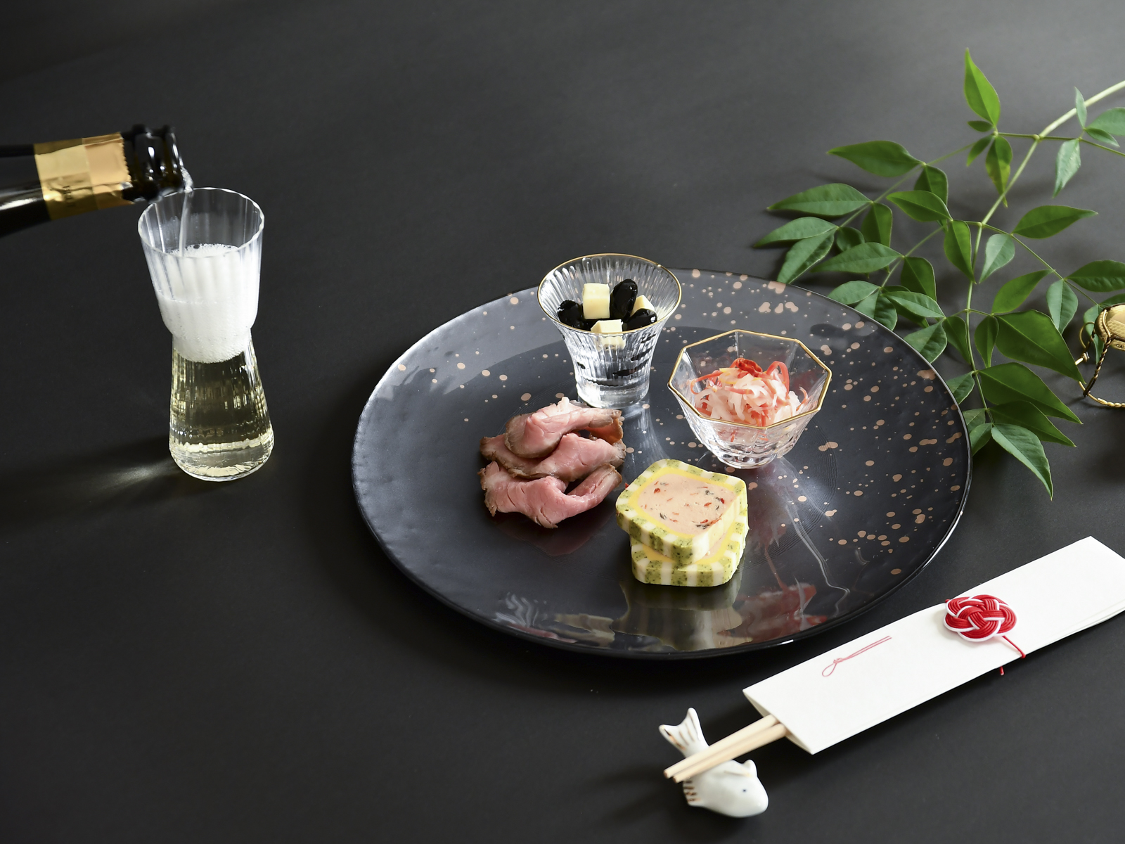 定番のワンプレートおせちわが家にぴったりのおせちスタイル紀文のおせち料理2023