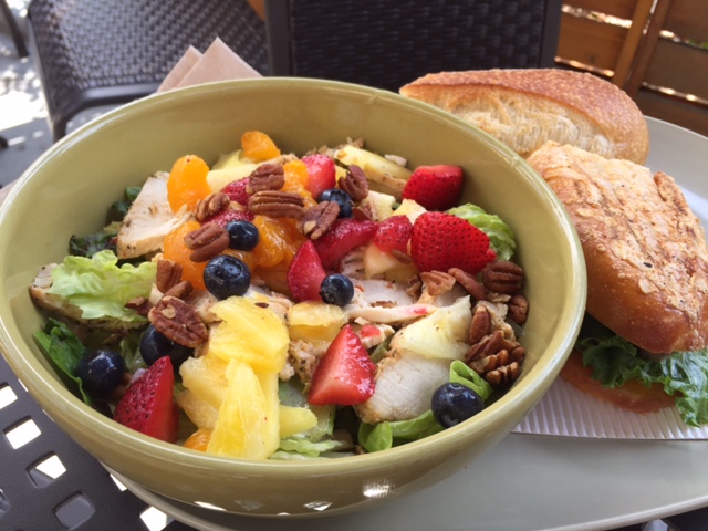 ○○○人気ベーカリーのサブスク 毎月PANDA