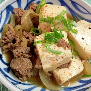 簡単レンジレシピ：豚コマ肉のすき焼き丼