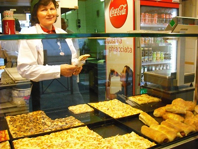 バルセロナひとり旅の味方！旧市街海側にあるイタリア系移民のピザ屋が安くて美味い「La Pizza Pazza」leeharunori.com