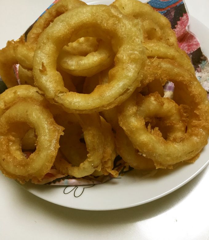 バーガーチェーンのオニオンリング5種類を比較！ 味の特徴と断面をチェックuzurea.net