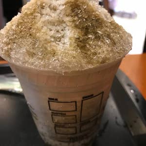 こんにちは🌵 タリーズコーヒーワイプラザ新保店です！ ＼夏限定 かき氷はじめましたアイスラッシュ 各600円 税込T'sアイストッピング＋165円 🍓ストロベリー🍓 子どもから大人まで大人気👶🏻 かき氷の定番ストロベリー🍓 🍂ほうじ茶🍂 ほうじ茶の香ばしさと練乳の