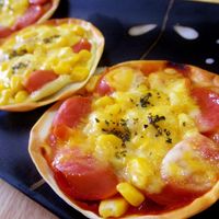 玉ねぎとコーンの餃子の皮ピザカゴメ株式会社