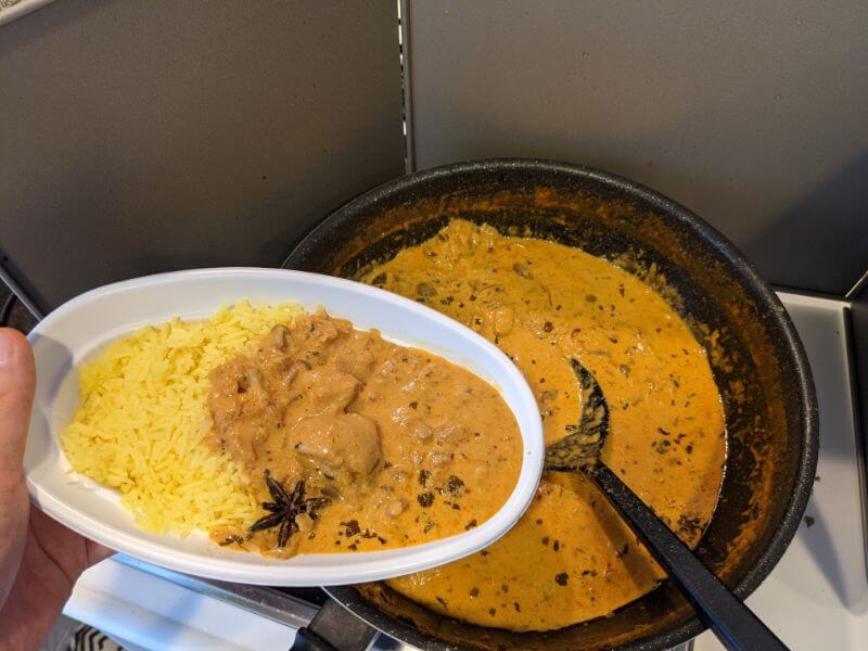 ホールスパイスを使ったやみつき羊肉のカレーキッチン住み人オンライン