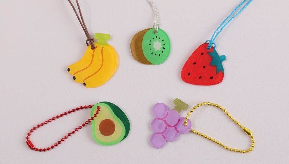 お菓子の袋リメイク！鬼滅の刃のお洒落な大人キーホルダーの作り方♪息子デコ