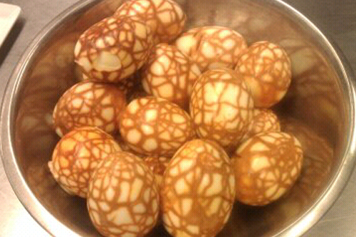 かきの燻製とうずら卵のピンチョスみんなの缶つま缶つま倶楽部