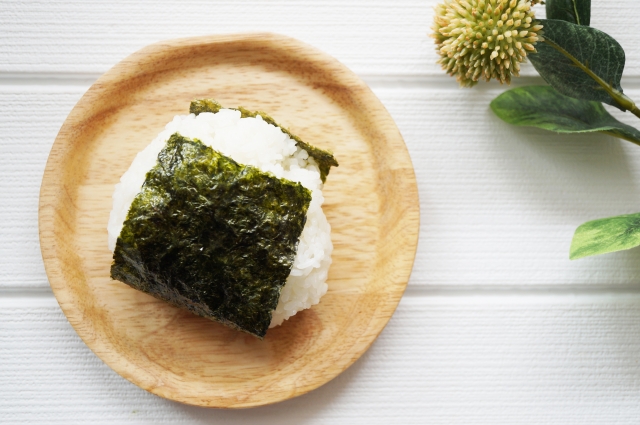 時短 小さいおにぎりはネジネジして作る！ 手づかみ食べ