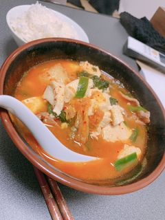 長ネギコチュジャンチゲは絶対に味保障！ コチュジャンチゲ 肉なしでヴィーガンチゲ料理 ディナーメニュー 長ネギ料理