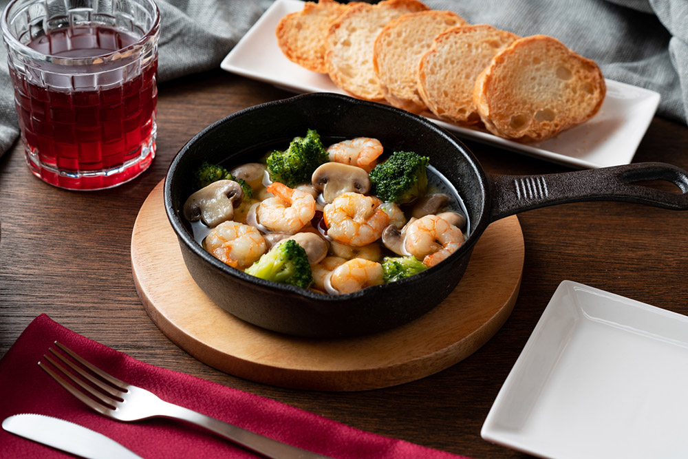 アヒージョのレシピ フライパンでの作り方、具材を紹介！ほほえみごはん-冷凍で食を豊かに-ニチレイフーズ