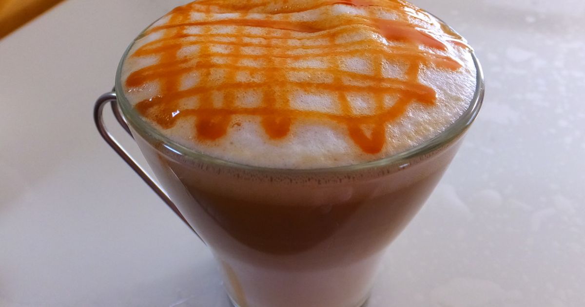 スタバの「キャラメルマキアート」カスタム5選！甘くない・デカフェ変更の作り方は？イチオシichioshi