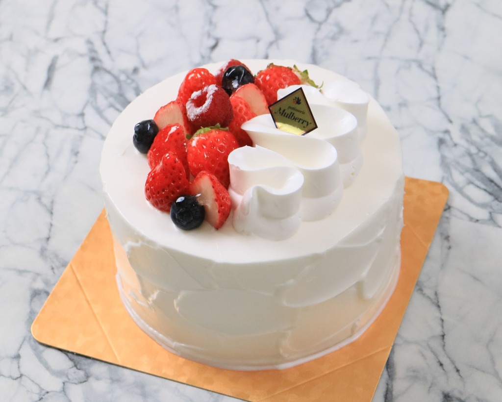 いちごのデコレーションホールケーキ チョコレートor生クリーム- ANAクラウンプラザホテル新潟・オンラインショップ