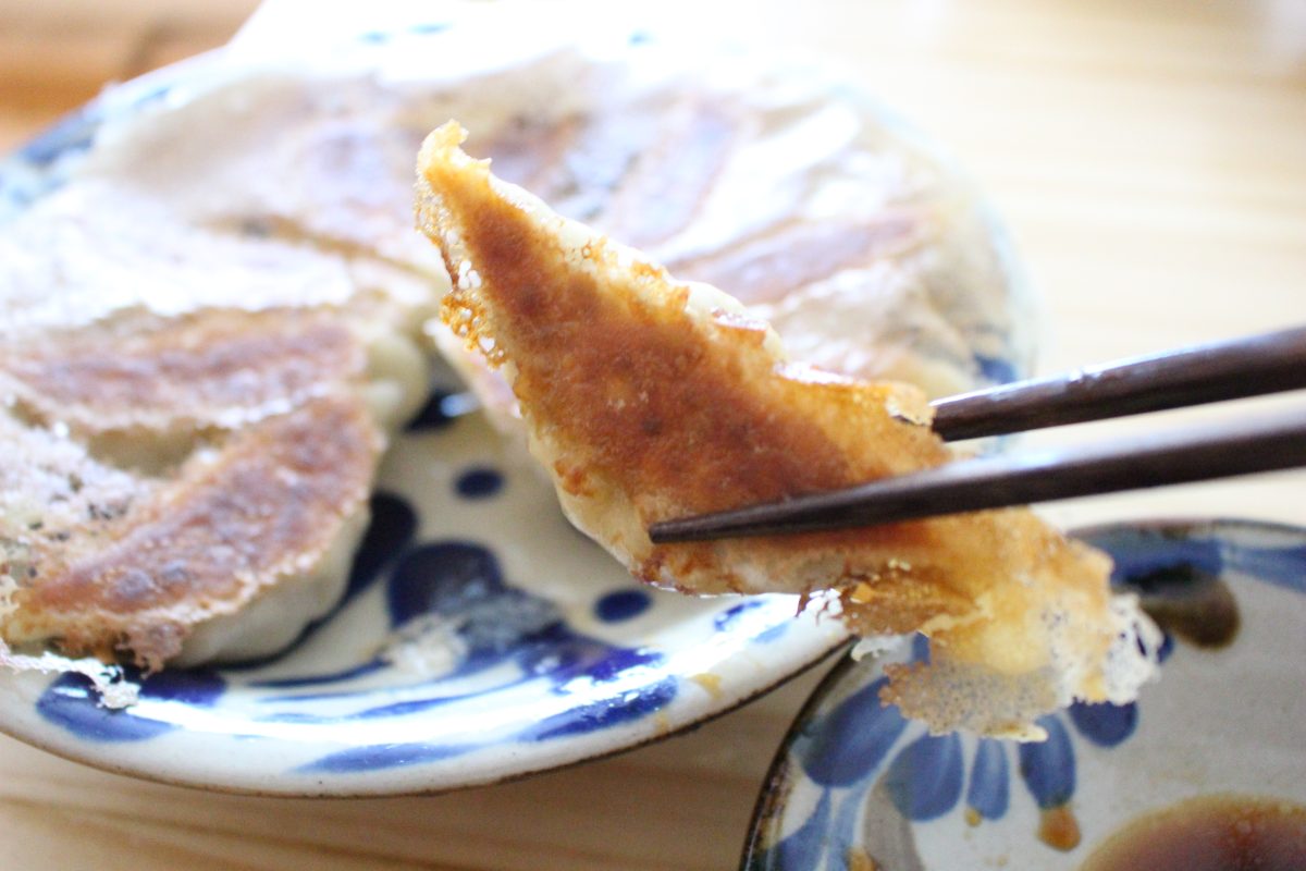 レトルト餃子の水溶き片栗粉焼き