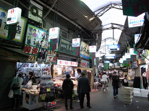 閉店 大阪鶴橋鮮魚卸売市場「海鮮物語」で海鮮丼 海鮮タワー &大阪屈指の迷宮商店街探索漁港食堂・市場食堂全国食べ歩きグルメ