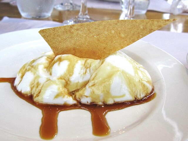 毎年大好評のステーキ食べ放題のお知らせです🥩 ３ １４ 土 、１５ 日. ①11:00〜12:20 ②13:00〜14:20③17:00〜18:20 ④19:00〜20:20 . 中学生以上 2,980円 小学生 1,000円 未就学児 500円 全て税別となります昼夜ともに二部制となり、完全予約制です。 お