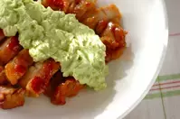 アボカドと照り焼きチキンのごま油丼