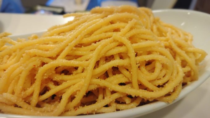 パスタがもっと好きになる、もちもち生パスタ🍝 生パスタの特徴は、なんと言ってもその食感。乾麺のアルデンテとはまた違う、モチモチッとした食感は一度食べればやみつきです。 毎日食べても飽きない、 ポポラマーマ自慢の特製生パスタです。生パスタへのこだわり