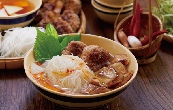 ハノイ名物。ベトナム版つけ麺。基本のブンチャ