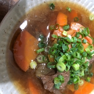 旨味あふれる 牛タンスープ