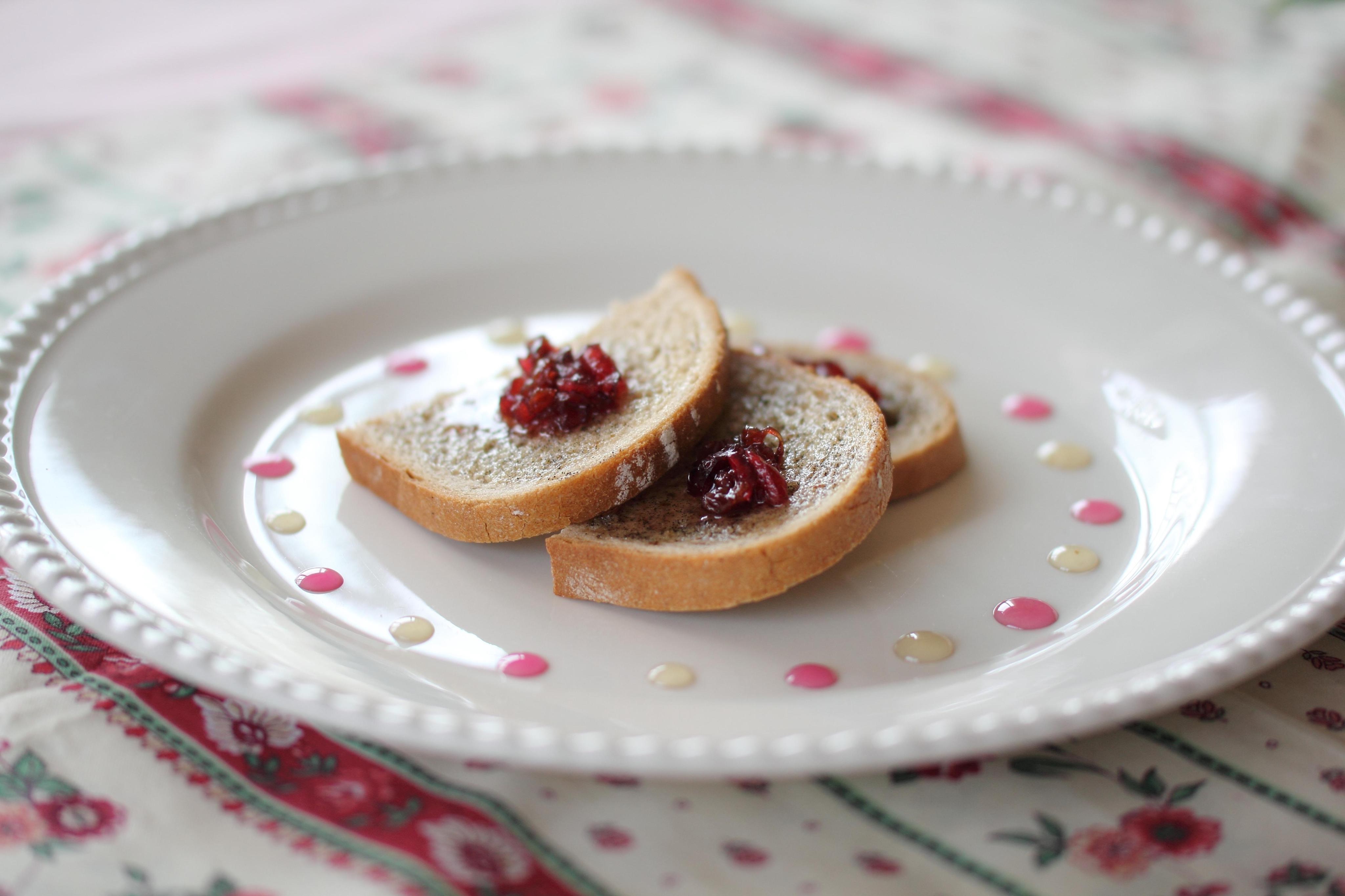 フォアグラとトリュフのパイ包み キャラメライズド・オニオン添えフォアグラレシピ グルメレシピ.COM