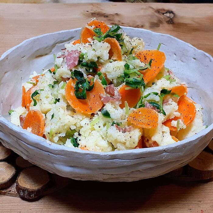 いつものポテサラじゃない！話題の居酒屋に倣う、進化系ポテサラレシピ4選ELLE gourmet エル・グルメ