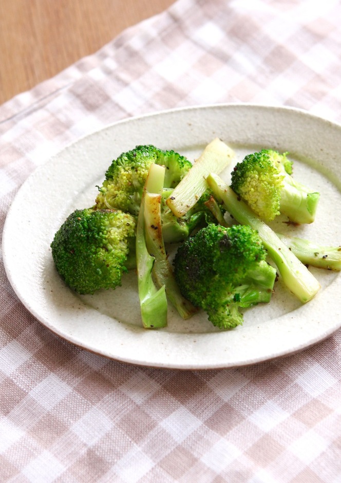 フライパンで簡単。ブロッコリーのチーズ焼き