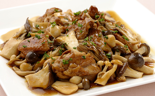 ３種のきのこと鶏肉のマヨ炒め