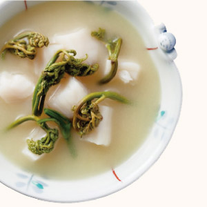 わらびと焼き豆腐の味噌汁365杯の味噌汁醤油、味噌 本物の味ひとすじ フンドーキン醤油 九州大分県臼杵