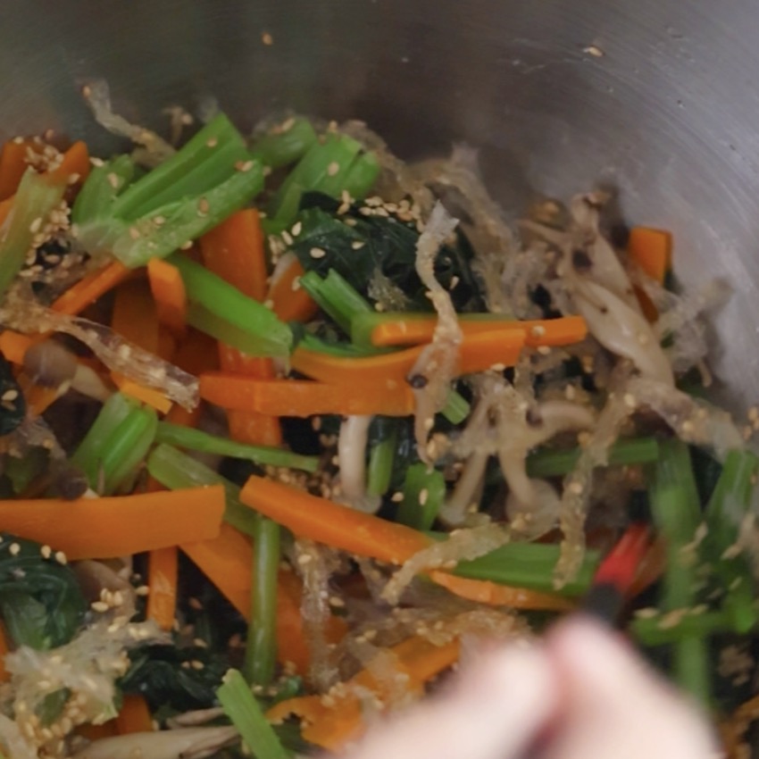 5分で完成♡味付け1つ♡しみじみ美味しい♡小松菜と人参ナムル