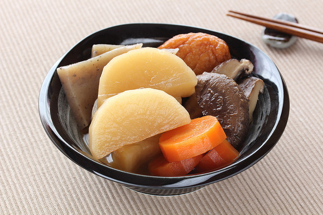 圧力鍋で簡単、時短の手羽元おでん