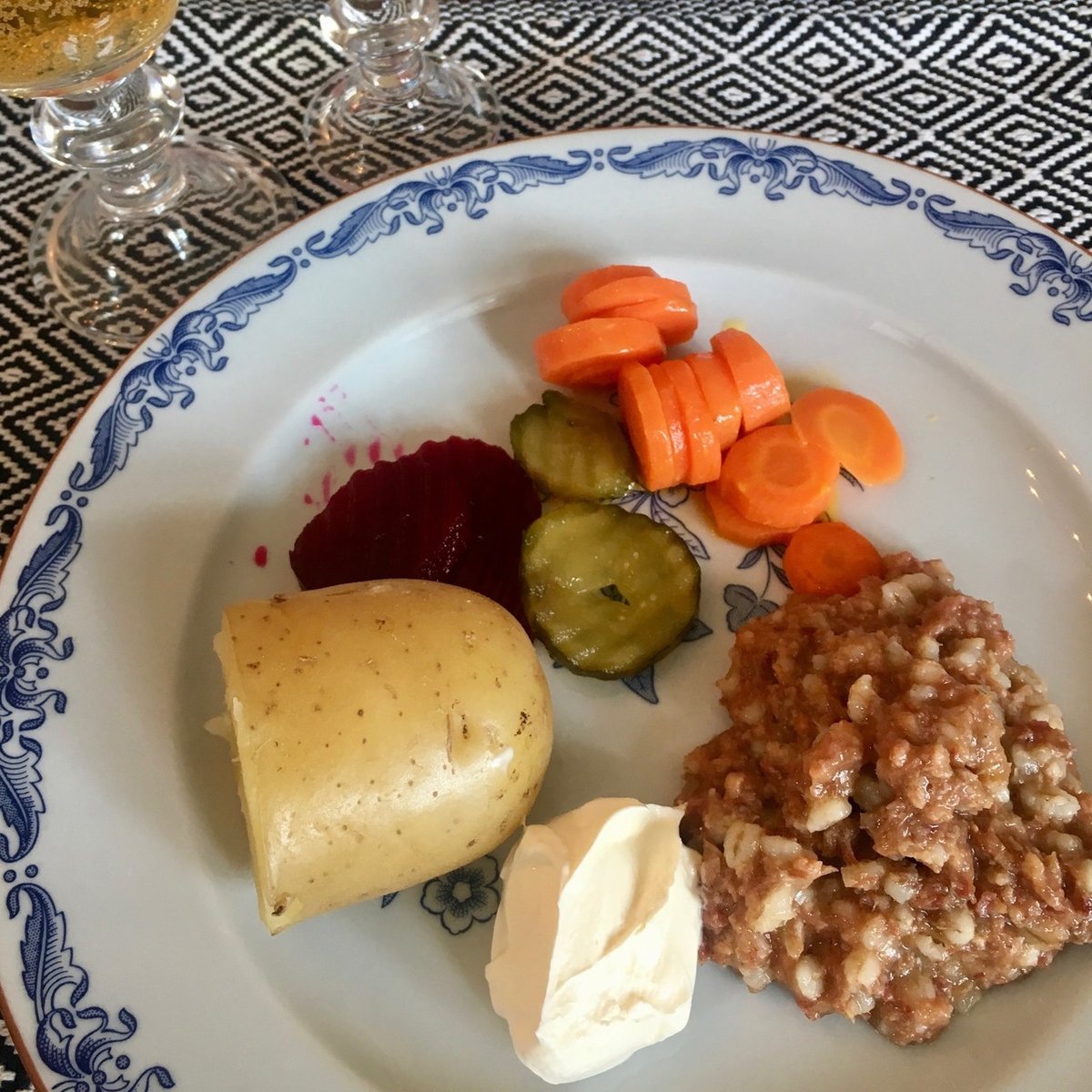 ノルウェー食べ物 紀行旅してわかった絶品グルメと現地の食事マナー %