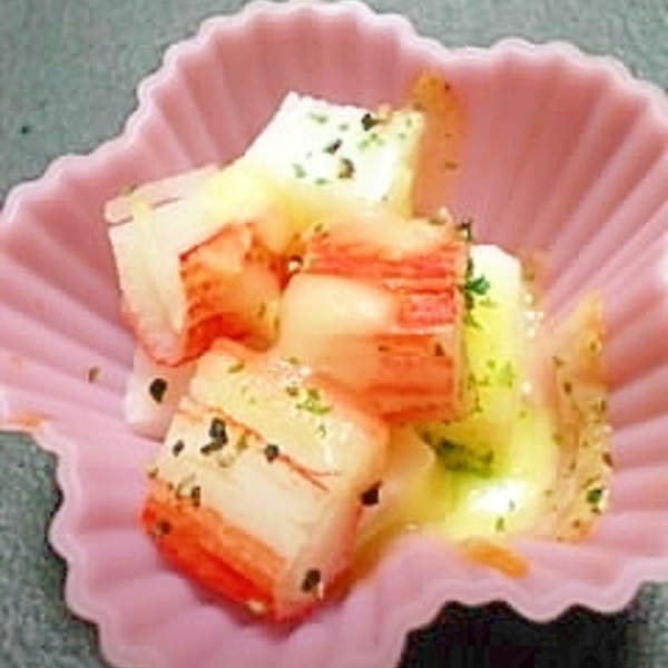 お早う御座います ^_^ ノ 今日の娘のお弁当🍱 はんぺんのカニカマチーズ焼き🍱 小松菜のナムル ハム ウインナー ブロッコリー ミニトマト 厚焼き玉子炒飯🍚 今日もお仕事ですがお弁当はお休み😪 今日もご覧頂き有難う御座います🙇 今日も１日頑張りましょう o´∀` b 今日